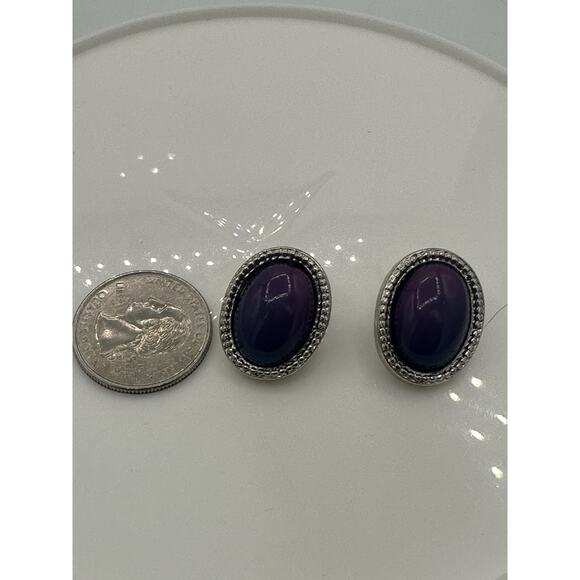 Oval Silver Tone and Purple 1980’s Stone Screw Back Earrings - Picture 5 of 5